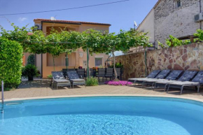 Charming villa Petroro with pool, 900m from the beach